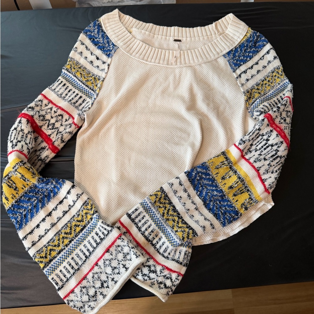 Multicolor Off-Shoulder Sweater - Picture 4 of 4